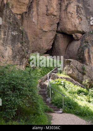 Areni-1 Höhle Komplexe eine frühe Bronzezeit Ritual site und Siedlung im Süden von Armenien, wo der erste Schuh und ersten Wein Spuren gemeldet wird Stockfoto