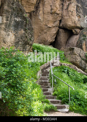 Areni-1 Höhle Komplexe eine frühe Bronzezeit Ritual site und Siedlung im Süden von Armenien, wo der erste Schuh und ersten Wein Spuren gemeldet wird Stockfoto