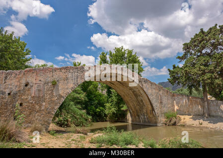 Alten venezianischen Bogenbrücke bei Preveli auf Kreta, Griechenland Stockfoto