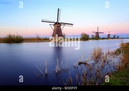 Die windsmills von Kinderdijk in der Nähe von Rotterdam in den Niederlanden Stockfoto