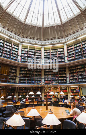 England, London, Stadt, King's College, die maughan Bibliothek, die Runde Leseraum Stockfoto