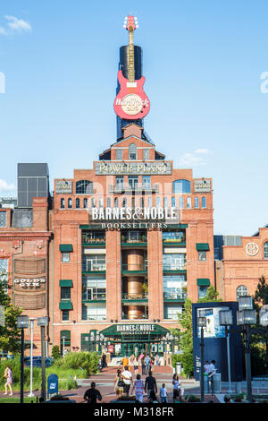 Baltimore Maryland, Inner Harbor, Hafen, Waterfront, Kraftwerk, Gebäude, Unterhaltungskomplex, Hard Rock Cafe, Barnes & Noble, Buchhandlung, Schild, Schilder, guita Stockfoto