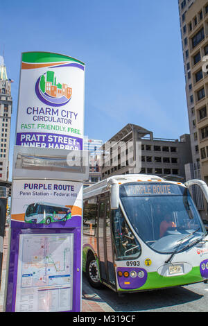 Baltimore Maryland, Charm City Circulator, lila Highway Route, Bus, kostenloser Shuttle-Service, Pratt Street-Haltestelle, umweltfreundlich, EcoSaver IV LF Hybrid Electric Veh Stockfoto