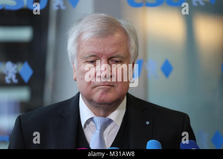 München, Deutschland. 08 Feb, 2018. Bayerische Ministerpräsident und CSU-Vorsitzende Horst Seehofer ist auf dem Bild zu sehen. Er wird die nächste Minister für Innenräume. Der Vorstand der Christlich Sozialen Union (CSU) nach dem Ende der Koalition beraten die Gespräche mit der christlichen Deocratic Union mit Angela Merkel und der Sozialdemokratischen Partei Deutschlands (SPD). Credit: Alexander Pohl/Pacific Press/Alamy leben Nachrichten Stockfoto