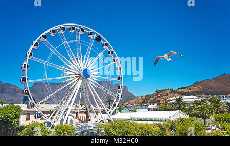 An der Waterfront in Kapstadt mit Blick auf den Tafelberg Stockfoto