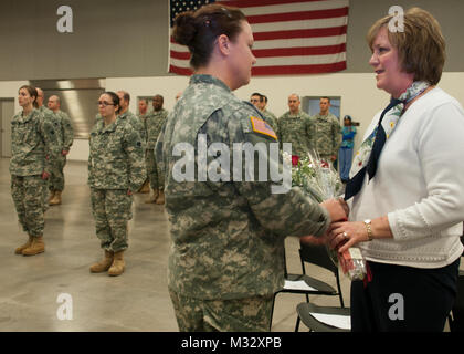 Soldaten der 145 Army Band, Oklahoma National Guard nehmen teil an einer Änderung des Befehls Zeremonie in Oklahoma City, 31.01.12. (US Army Foto von Sgt. Anthony Jones, 145 Mobile Public Affairs Loslösung) 120114-Z-RH 707-033 durch Oklahoma National Guard Stockfoto