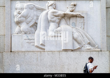 Philadelphia Pennsylvania, Postamt, William Penn Annex, Bundesgebäude, Art déco, New Deal Building, Fries, Eagle, Black man Men Male, PA100708038 Stockfoto