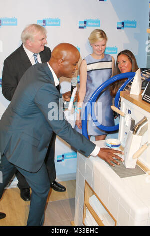 Hans Heinrich Driftmann, Friederike Driftmann und Dana Schweiger, Eroeffnung Koelln Flocken "Haferland" Flagshipstore in der Steinstrasse, Hamburg, 10.06.2014 Stockfoto