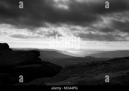 Anzeigen von Derwent Valley von stanage Edge, Peak District, Derbyshire, England, Großbritannien Stockfoto