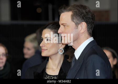 Englisch Schauspieler Colin Firth und seine Frau italienische Hersteller Livia Firth nehmen an der UK Premiere der Bahn Mann, Odeon West End, London. © Paul Treadway Stockfoto