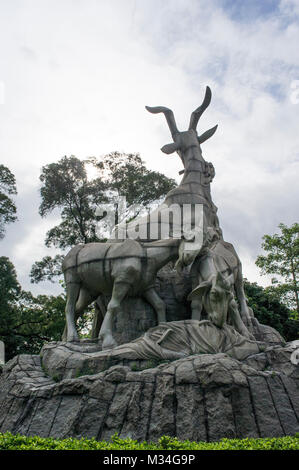 Die Statue fünf Ziegen, die im April 1960 gebaut wurde, einem der berühmtesten Wahrzeichen Gebäude im Kanton. Stockfoto