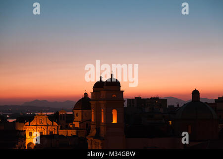 Die barocke Architektur der Kirche der Hl. Anna bei Sonnenuntergang Stockfoto