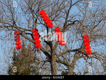 Peking, Peking, China. 8 Feb, 2018. Peking, China - 8. Februar 2018: Die longtan Lake Park ist für den Tempel Messe, die im Frühling Festival stattfinden wird eingerichtet. Credit: SIPA Asien/ZUMA Draht/Alamy leben Nachrichten Stockfoto