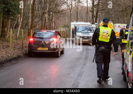 Brentwood, Essex. 9 Feb, 2018. Eine große Essex Polizeieinsatz statt Camp ist eine rechtswidrige Traveller in Thorndon Country Park, Brentwood, Essex. Credit Ian Davidson/Alamy Leben Nachrichten zu entfernen. Stockfoto