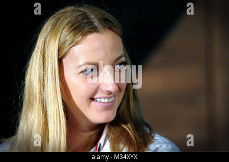 Prag, Tschechische Republik. 9 Feb, 2018. Petra Kvitova lächelt während einer Pressekonferenz des tschechischen Fed-Cup-Team in Prag in der Tschechischen Republik. Die Tschechische Republik wird die Schweiz im Tennis Fed Cup World Group Gesicht am 10. und 11. Februar 2018. Credit: Slavek Ruta/ZUMA Draht/Alamy leben Nachrichten Stockfoto