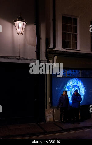 Cambridge, Vereinigtes Königreich. 9. Februar, 2018. Eine leichte Installation - "helle Lichter - Die Farben des Gehirns'-Teil der e-luminate Festival. Richard Etteridge/Alamy leben Nachrichten Stockfoto