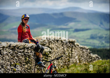 Mehrere Meister downhill-Mountainbike Fahrrad Racer Welt Rachel Atherton. Stockfoto