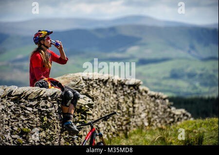 Mehrere Meister downhill-Mountainbike Fahrrad Racer Welt Rachel Atherton. Stockfoto