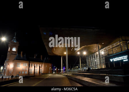 Nacht Bilder der Senedd, die Nationalversammlung für Wales und der Pier Head Gebäude, Cardiff Bay, South Wales Stockfoto