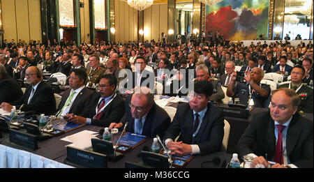 Shangri-La Dialog brachte höhere Offiziere der Streitkräfte und bürgerliche Führer für eine 2-tägige Veranstaltung in Singapur Juni 4-5, 2016. Us-Verteidigungsminister Asche Carter hielt die Eröffnungsansprache und betonte die Bedeutung von Partnerschaften und strategische Allianzen. Foto von Amy Forsythe, Verteidigung Media Aktivität. Shangri-La Dialog bringt Senior militärische, zivile Beamte; unterstreicht die Bedeutung der Partnerschaften und strategische Allianzen durch # FIRMA PACOM Stockfoto