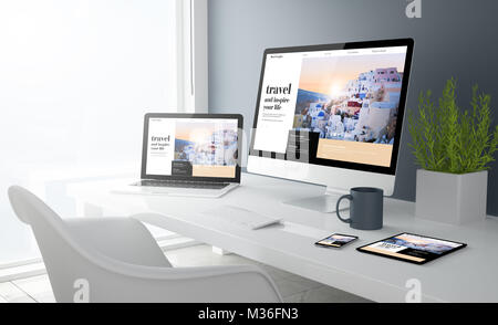 3D-Rendering von Desktop mit allen Geräten angezeigt Travel Website. Alle Grafiken sind. Stockfoto