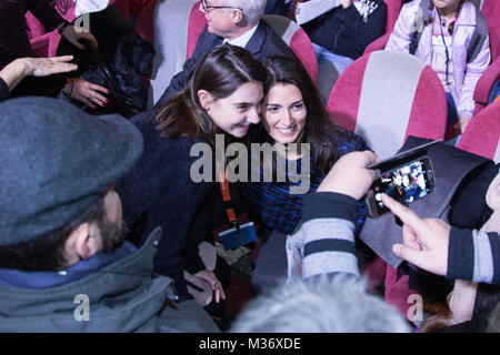 Roma, Italien. 08 Feb, 2018. Bürgermeister von Rom Virginia Raggi am Teatro Sistina in Rom Quelle: Matteo Nardone/Pacific Press/Alamy leben Nachrichten Stockfoto