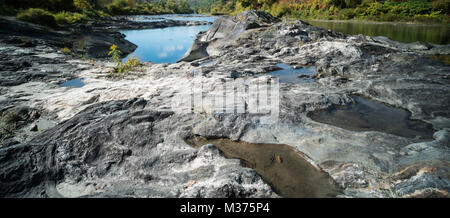 Wunderschöne Flusslandschaft in Neuengland in den späten Herbst Stockfoto