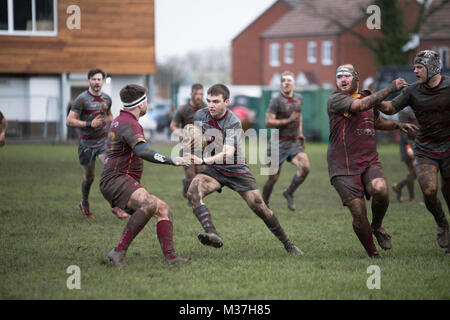 Llanelli, Camarthenshire, Wales, UK. 2 oth von Januar 2018. Crymych RFC-Spielen gegen Llaneli wanderes in der Liga. Daf Phillips macht eine Pause für Stockfoto