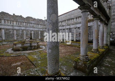 Kreuzgang des Klosters Nossa Senhora da Assunção de Tabosa aka São Bernardo, Tabosa tun, Carregal Sernancelhe, Portugal, Europa Stockfoto