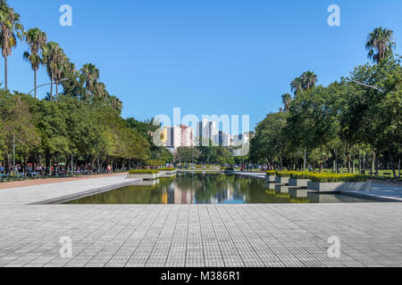 Farroupilha Park oder Redencao Park einen reflektierenden Pool - Porto Alegre, Rio Grande do Sul, Brasilien Stockfoto