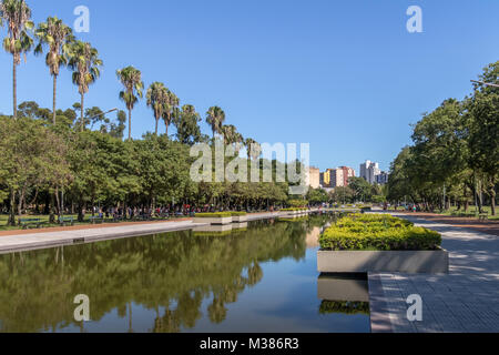 Farroupilha Park oder Redencao Park einen reflektierenden Pool - Porto Alegre, Rio Grande do Sul, Brasilien Stockfoto