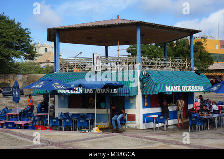 Cafe auf dem Marktplatz, Mindelo, Kap Verde Stockfoto