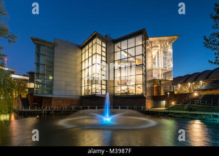 Der Bridgewater Hall bei Nacht, Manchester, Greater Manchester, England, Großbritannien Stockfoto