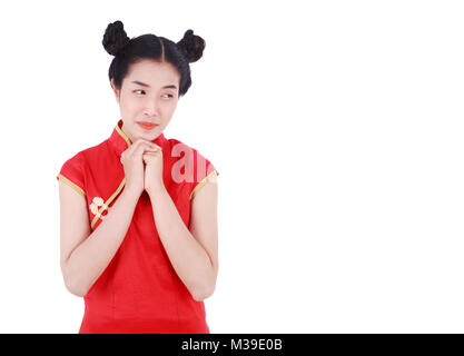 Schöne Frau tragen rote Cheongsam im Konzept der happy Chinese New Year Stockfoto