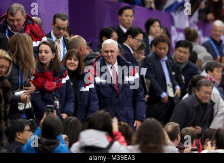 Der Vizepräsident der Vereinigten Staaten Mike Pence an der Short Track Ereignis während der Olympischen Winterspiele 2018 PyeongChang in Südkorea. Stockfoto