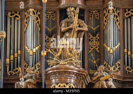 ZWOLLE, Niederlande - 15. JUNI 2016: Der Schnitger-orgel in der Grote von Sint-Michaelskerk ist eine der größten Orgeln in den Niederlanden. Zentral in Stockfoto