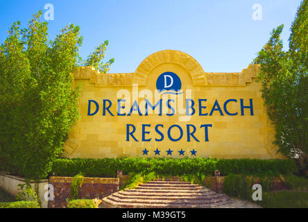 Sharm El Sheikh, Ägypten - September 23, 2017: Das Luxus hotel Dreams Beach Resort Sharm 5 Sterne am Tag mit blauem Himmel Stockfoto