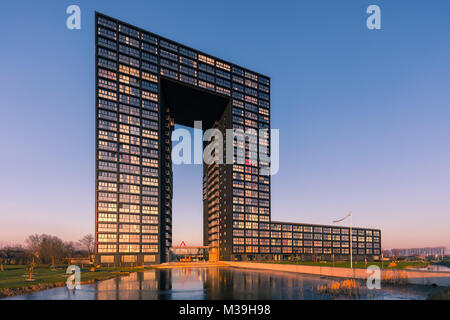 Moderne holländische Architektur, die Tasman Turms in der Stadt Groningen, Niederlande Stockfoto