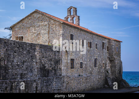 Kirche Santa Maria in Punta auf die Altstadt von Budva Stadt an der Adria Küste in Montenegro Stockfoto