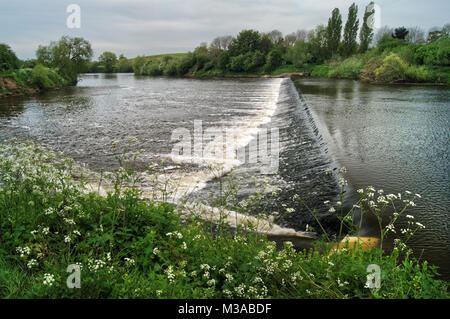 UK, Gloucestershire, Tewkesbury, Obere Lode Wehr Stockfoto