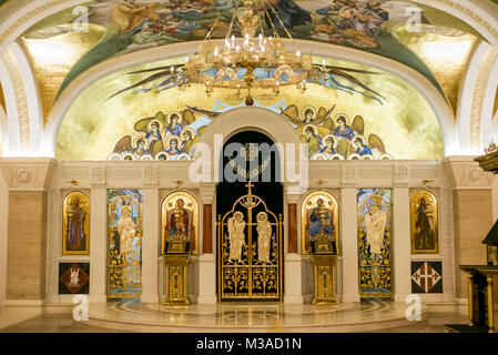 Innenraum der Kirche des Heiligen Sava in Belgrad, Serbien. Des heiligen Sava ist einer der größten orthodoxen Kirchen in der Welt. Stockfoto