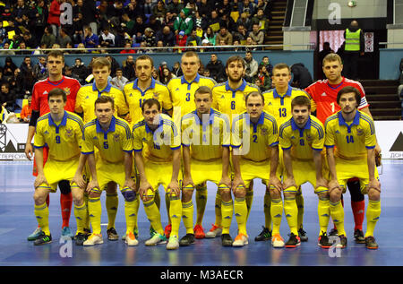 Kiew, Ukraine - Januar 28, 2017: Nationale Futsal Team der Ukraine für ein Gruppenfoto posieren während freundlich Futsal Spiel gegen Spanien bei Palats des Sports Stockfoto