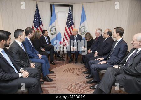 WASHINGTON, DC - Februar 06: Präsident Donald J. Trumpf beteiligt sich an einem bilateralen Treffen mit der guatemaltekische Präsident Jimmy Morales an der Washington Hilton, Donnerstag, 8. Februar 2018, in Washington, D.C. Personen: Präsident Donald Trump Stockfoto