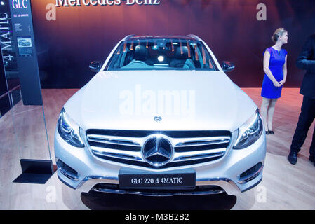 Greater Noida, Indien. 9. Februar 2018. Mercedes-Benz GLC 22d 4MATIC-SUV ist auf der Auto Expo 2018 Indien Expo Mart in Greater Noida, Indien. Die Auto Expo ist eine alle zwei Jahre stattfindende Veranstaltung und wird in der Zeit von 9. bis 14. Februar 2018 statt. Credit: karunesh Johri/Alamy Leben Nachrichten. Stockfoto