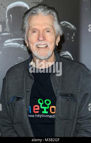 Los Angeles, CA, USA. 5. Februar, 2018. Tom Skerritt bei der Ankunft für die 15:17 BIS PARIS Premiere, Steven J. Ross (SJR) Theater bei Warner Bros., Los Angeles, CA Februar 5, 2018. Credit: Priscilla Grant/Everett Collection/Alamy leben Nachrichten Stockfoto