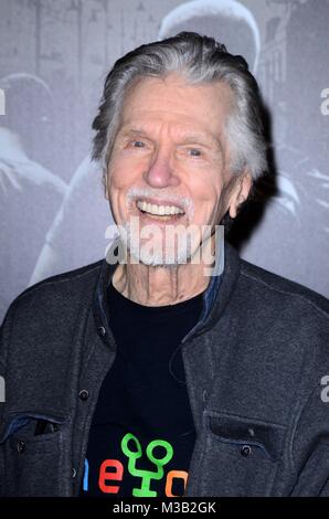 Los Angeles, CA, USA. 5. Februar, 2018. Tom Skerritt bei der Ankunft für die 15:17 BIS PARIS Premiere, Steven J. Ross (SJR) Theater bei Warner Bros., Los Angeles, CA Februar 5, 2018. Credit: Priscilla Grant/Everett Collection/Alamy leben Nachrichten Stockfoto