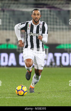 9. Februar 2018, Stadio Artemio Franchi, Florenz, Italien; Serie A Fußball, ACF Fiorentina gegen Juventus Turin; Prairie Benatia von Juventus Turin läuft mit dem Ball Credit: Giampiero Sposito/Alamy leben Nachrichten Stockfoto