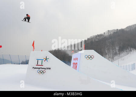 Pyeongchang, Südkorea. 10 Feb, 2018. Allgemeine Ansicht Snowboarden: Slopestyle Qualifikation der Männer am Phoenix Snow Park während der PyeongChang 2018 Olympic Winter Games in Pyeongchang, Südkorea. Credit: YUTAKA/LBA SPORT/Alamy leben Nachrichten Stockfoto