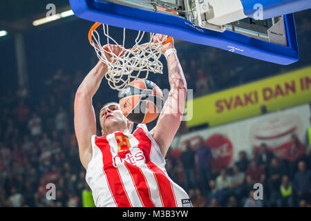 9. Februar 2018, Aleksandar Nikolic Hall, Belgrad, Serbien; Euroleague Basketball, Crvenz Zvezda mts Belgrad vs. AX Armani Exchange Olimpia Mailand; Zentrum Alan Omic von Crvena Zvezda mts Belgrad dunks auf dem Korb Stockfoto