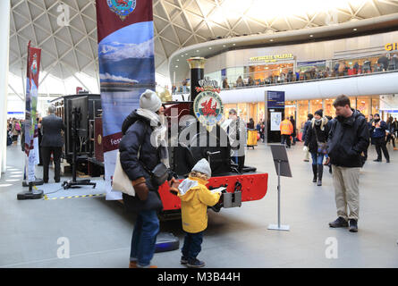 London, Großbritannien. 10 Feb, 2018. Dampfmaschinen auf der Kings Cross Passagier Concourse in London, am Feb 10 2018 Credit: Monica Wells/Alamy leben Nachrichten Stockfoto